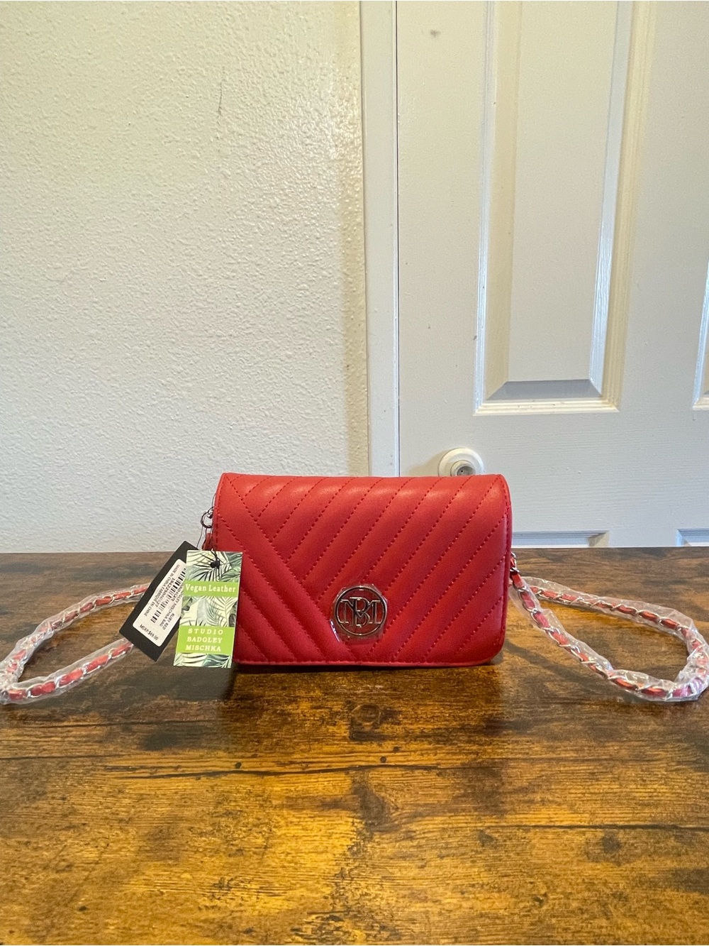✨ NWT Studio Badgley Mischka Quilted Crossbody 💋 Ruby Red